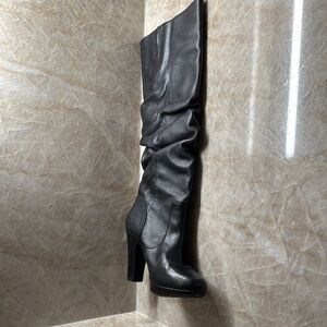 Elegant Black Knee-High Women's Boots